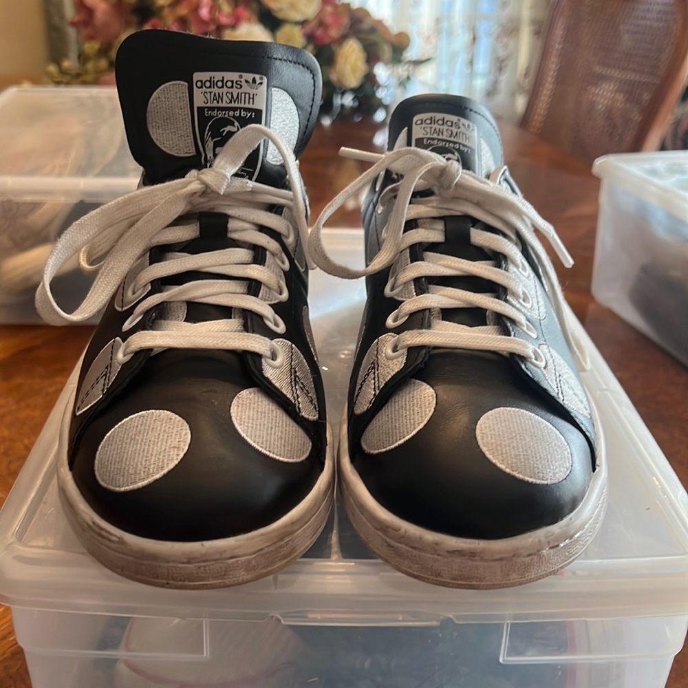 Adidas polka dot Stan Smith shoe